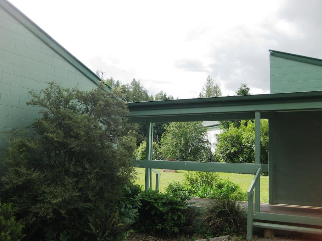 Alpine Holiday Apartments & Campground Hanmer Springs Exterior photo